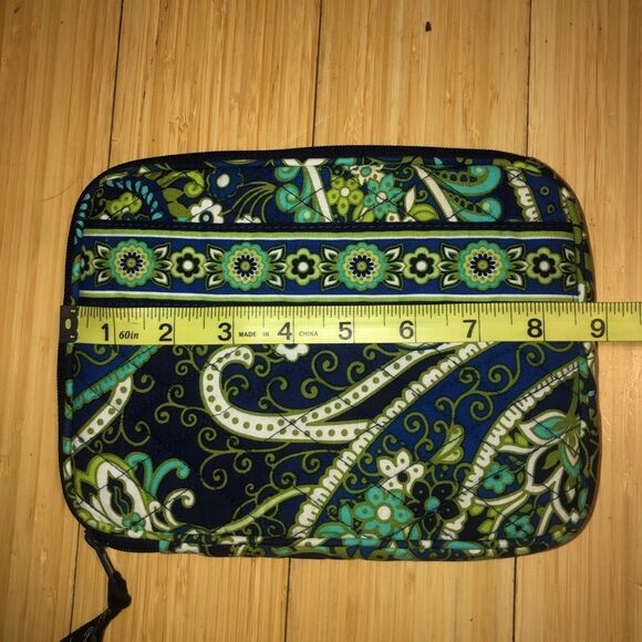 VERA BRADLEY E-Reader Sleeve in Rhythm & Blues Retired Winter 2011 - Picture 4 of 6